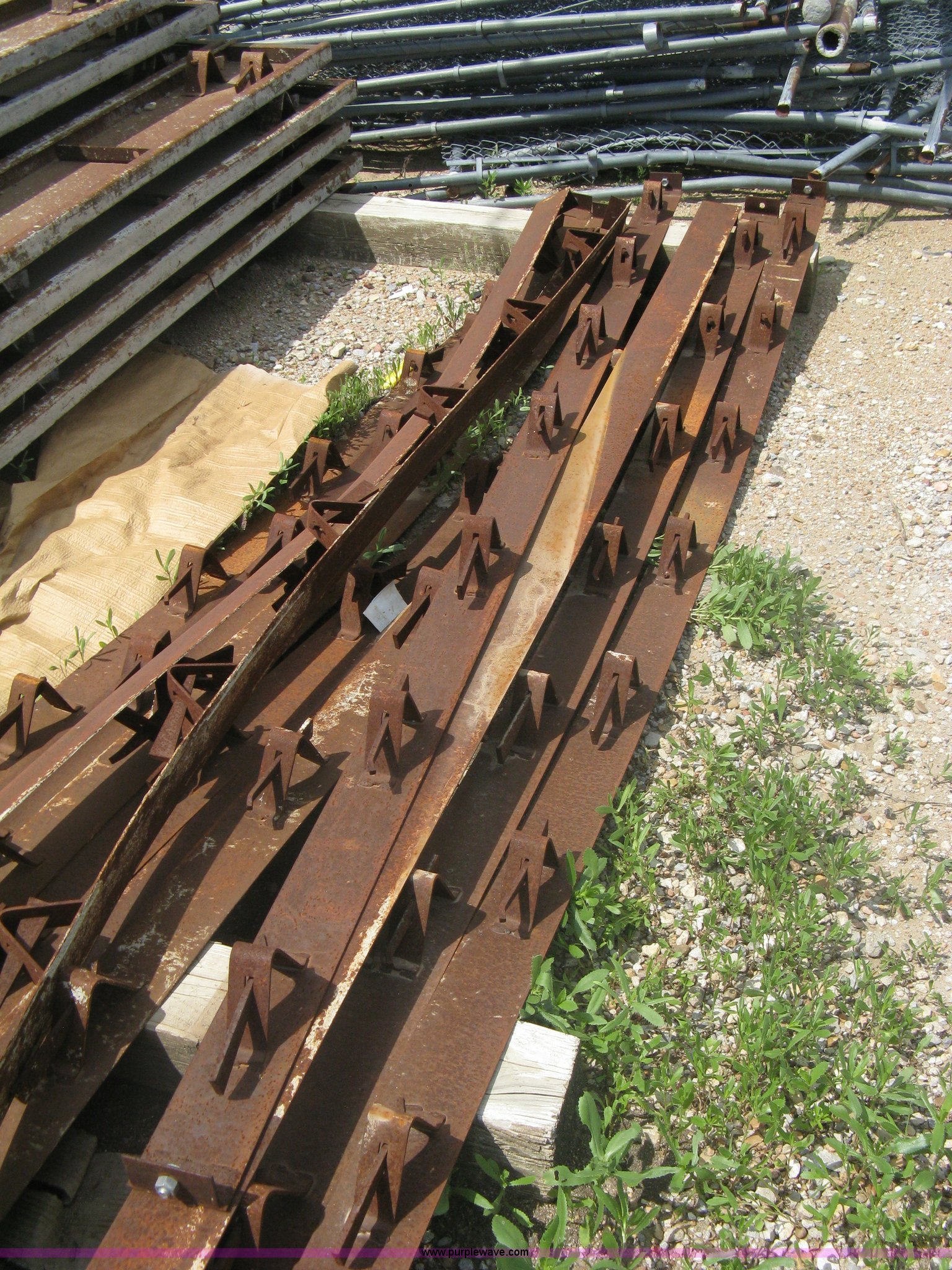 (100) threepin 4" metal concrete forms in Wichita, KS Item G9898