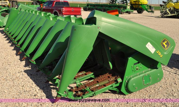 image for item A5891 2004 John Deere 1293 12 row corn head