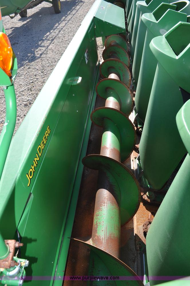 image for item A5891 2004 John Deere 1293 12 row corn head