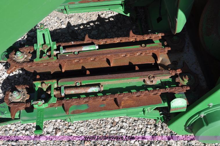 image for item A5891 2004 John Deere 1293 12 row corn head