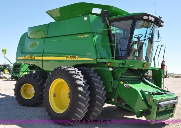 image for item A5892 2007 John Deere 9760 STS combine