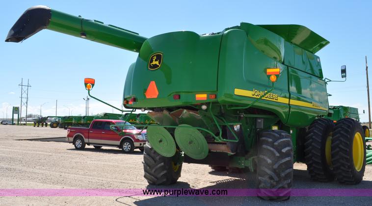 image for item A5892 2007 John Deere 9760 STS combine