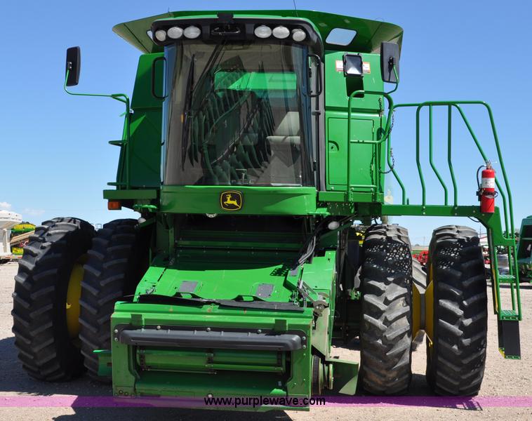 image for item A5892 2007 John Deere 9760 STS combine