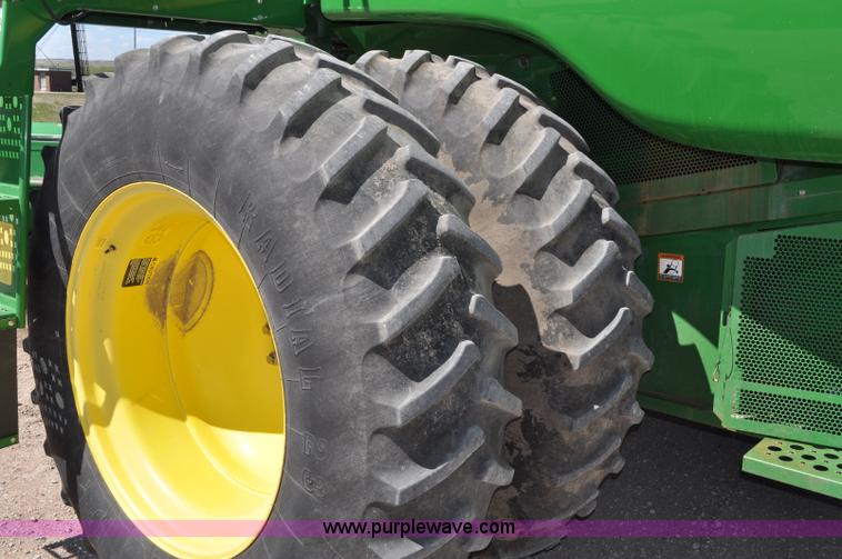 image for item A5892 2007 John Deere 9760 STS combine