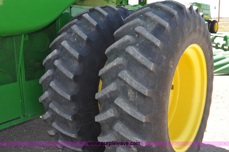 image for item A5892 2007 John Deere 9760 STS combine