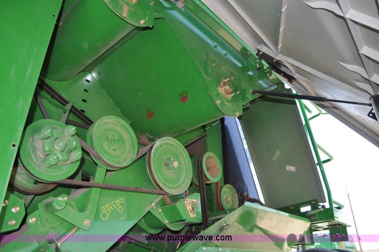 image for item A5892 2007 John Deere 9760 STS combine