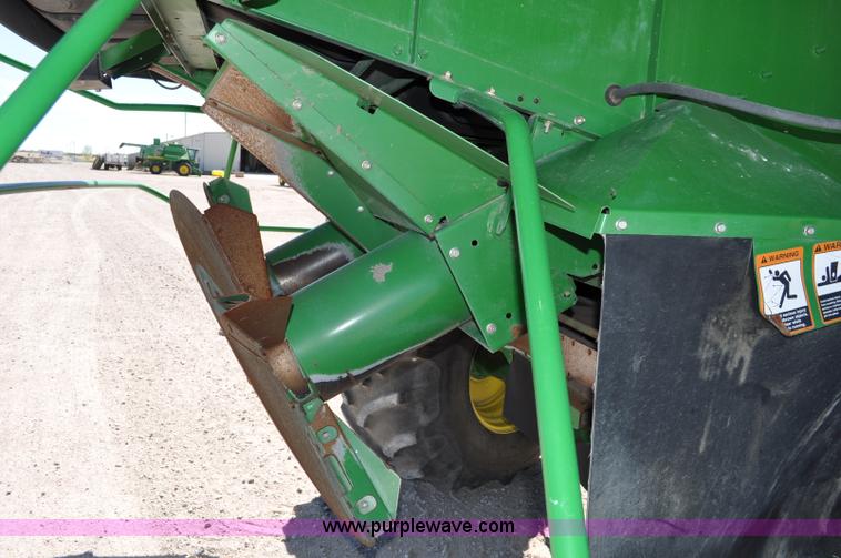 image for item A5892 2007 John Deere 9760 STS combine