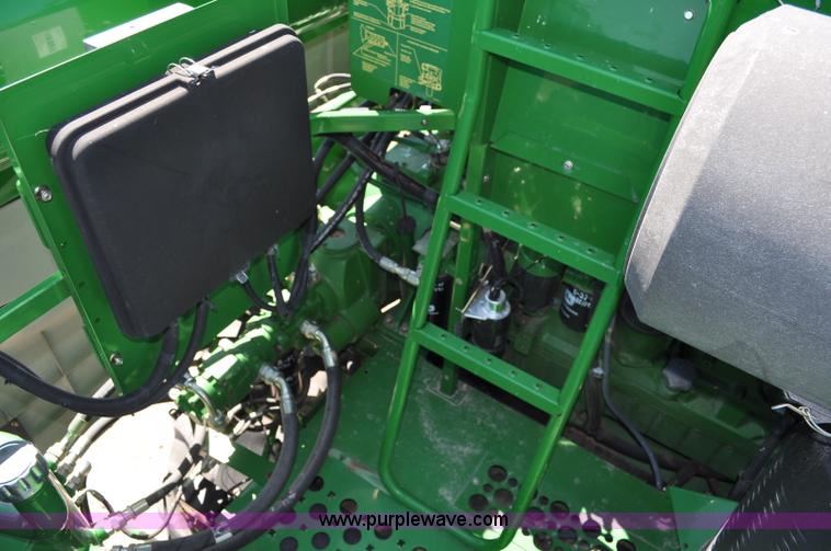 image for item A5892 2007 John Deere 9760 STS combine