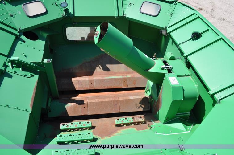 image for item A5892 2007 John Deere 9760 STS combine