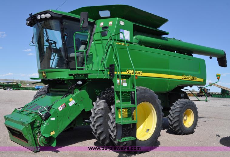 image for item A5894 2006 John Deere 9660 STS combine
