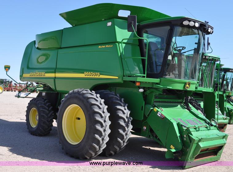 image for item A5894 2006 John Deere 9660 STS combine
