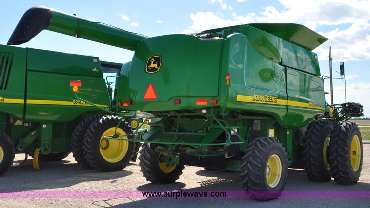 image for item A5894 2006 John Deere 9660 STS combine