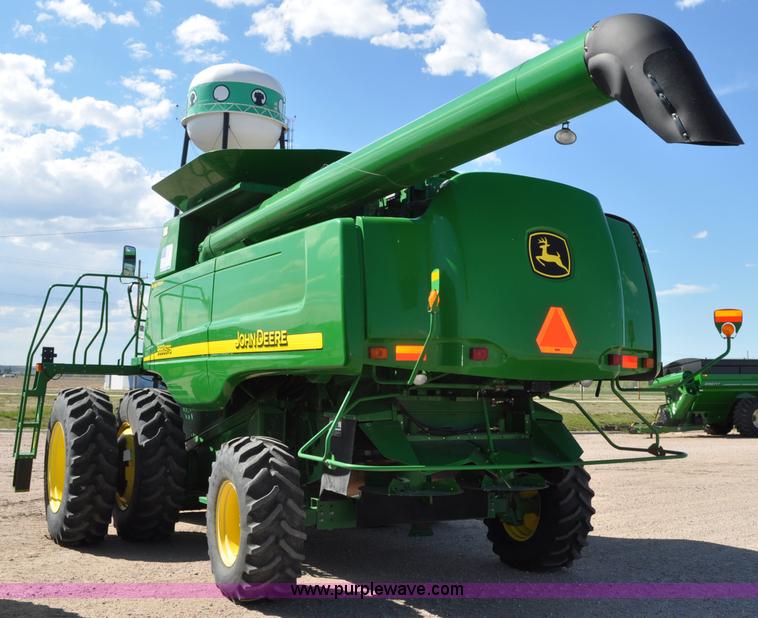image for item A5894 2006 John Deere 9660 STS combine