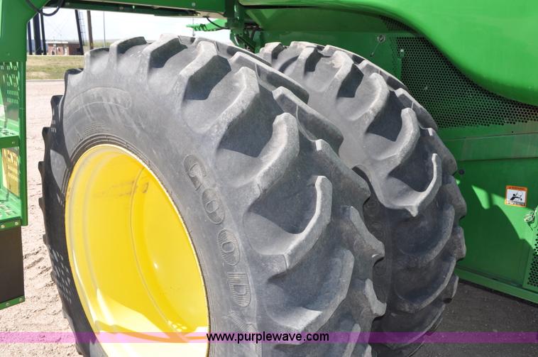 image for item A5894 2006 John Deere 9660 STS combine