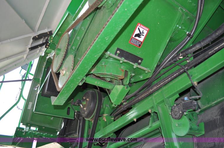 image for item A5894 2006 John Deere 9660 STS combine