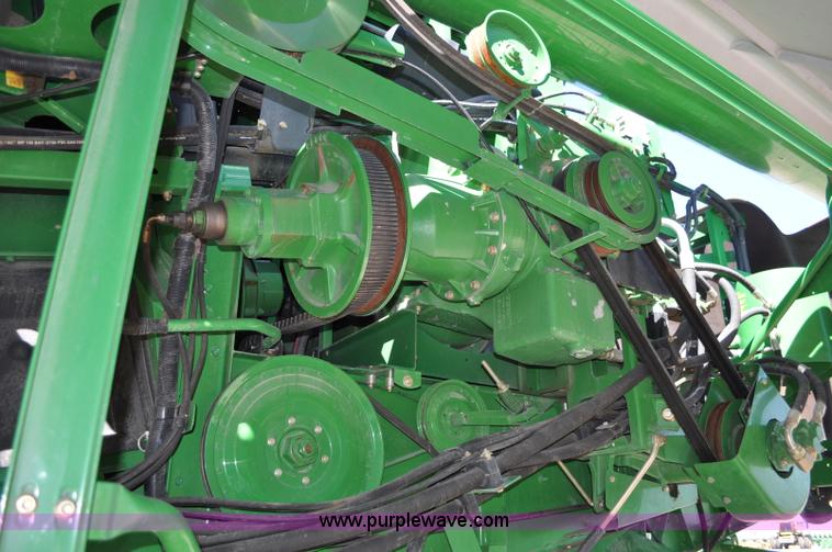 image for item A5894 2006 John Deere 9660 STS combine