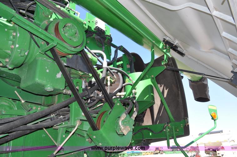 image for item A5894 2006 John Deere 9660 STS combine