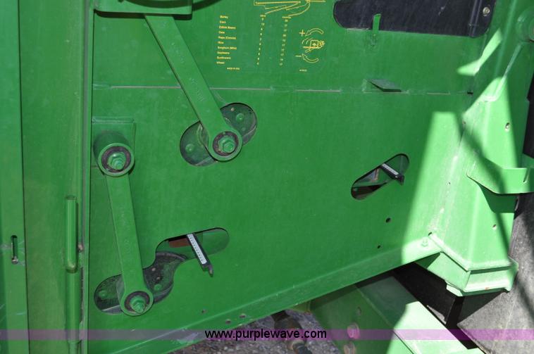 image for item A5894 2006 John Deere 9660 STS combine