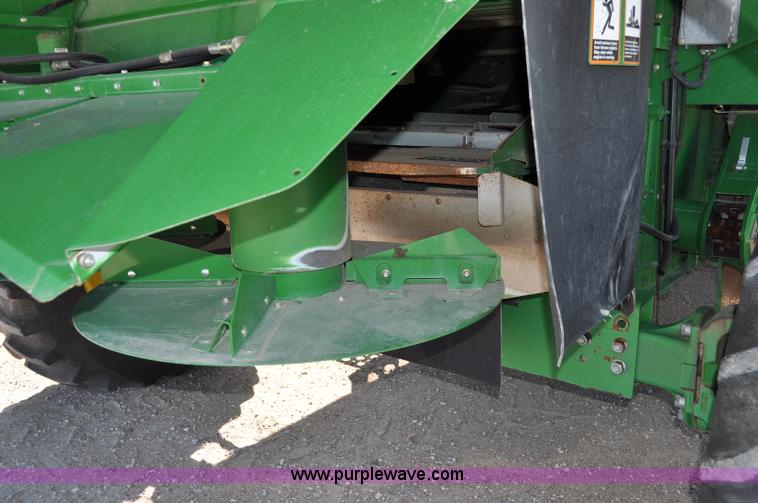 image for item A5894 2006 John Deere 9660 STS combine