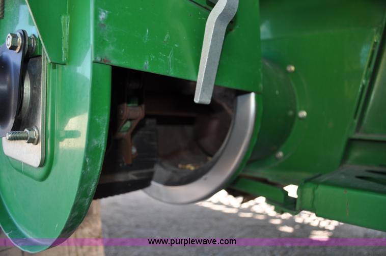 image for item A5894 2006 John Deere 9660 STS combine