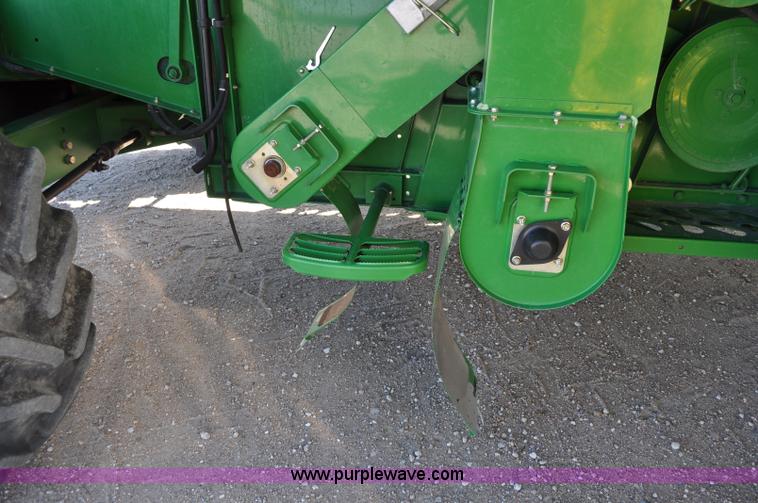 image for item A5894 2006 John Deere 9660 STS combine