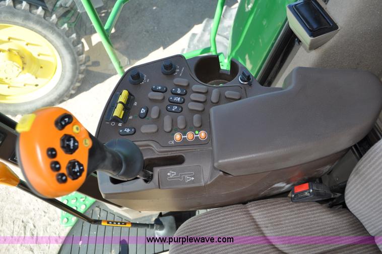 image for item A5894 2006 John Deere 9660 STS combine