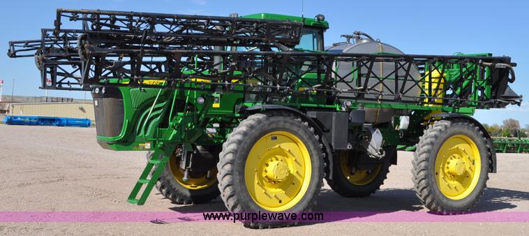 image for item A5895 2006 John Deere 4920 sprayer