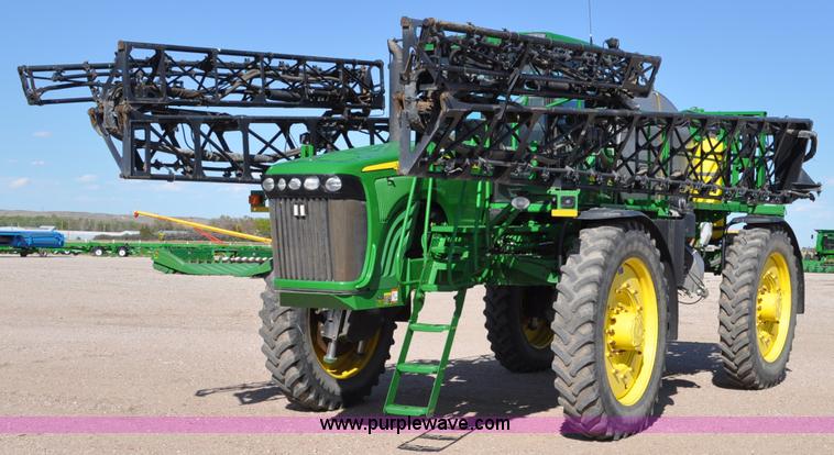 image for item A5895 2006 John Deere 4920 sprayer