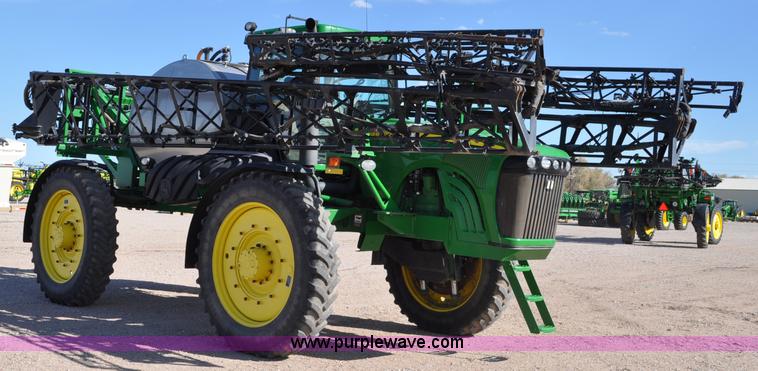 image for item A5895 2006 John Deere 4920 sprayer