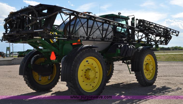 image for item A5895 2006 John Deere 4920 sprayer