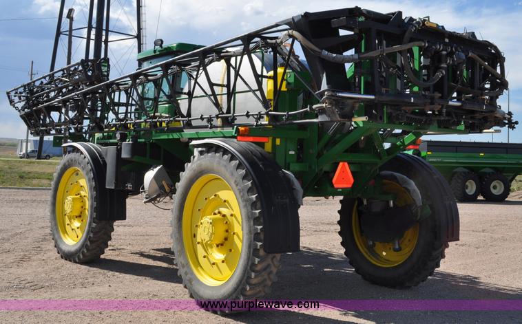 image for item A5895 2006 John Deere 4920 sprayer