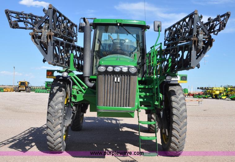 image for item A5895 2006 John Deere 4920 sprayer