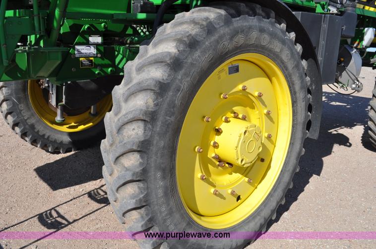 image for item A5895 2006 John Deere 4920 sprayer