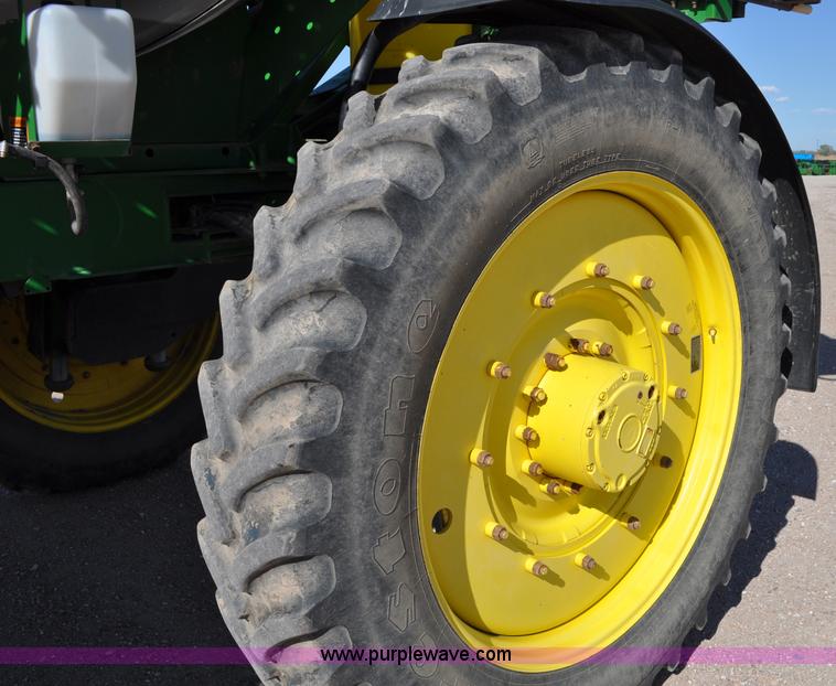 image for item A5895 2006 John Deere 4920 sprayer