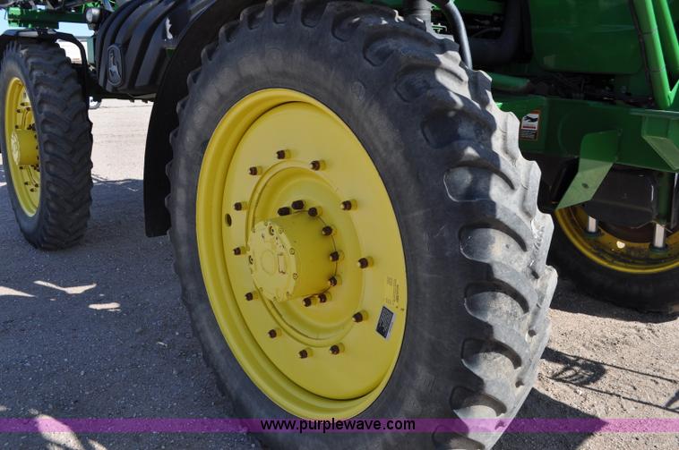 image for item A5895 2006 John Deere 4920 sprayer