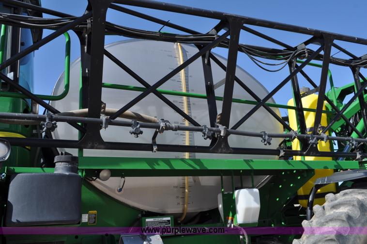 image for item A5895 2006 John Deere 4920 sprayer