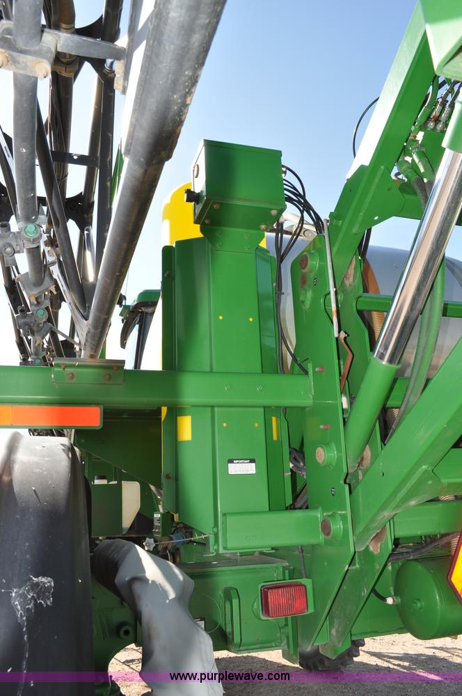 image for item A5895 2006 John Deere 4920 sprayer