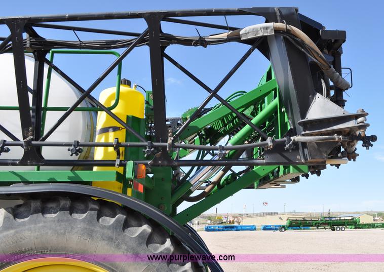 image for item A5895 2006 John Deere 4920 sprayer