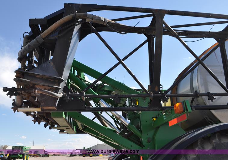 image for item A5895 2006 John Deere 4920 sprayer