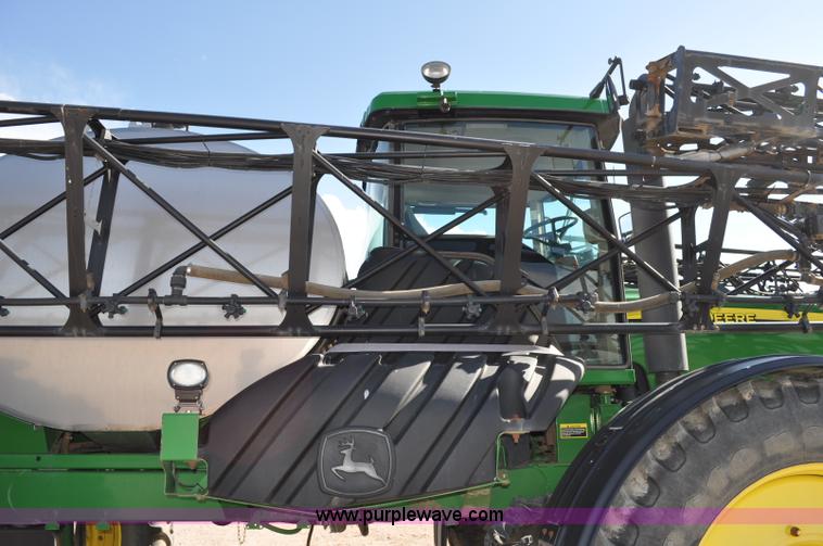 image for item A5895 2006 John Deere 4920 sprayer