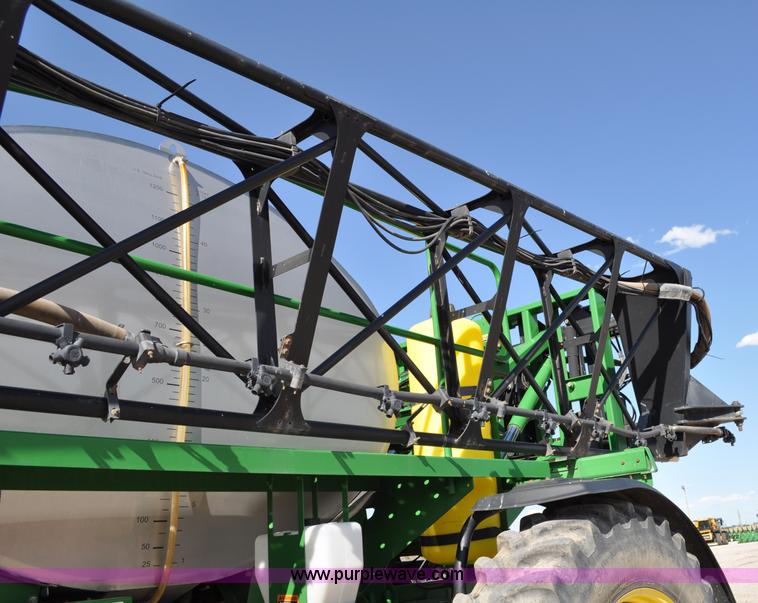 image for item A5895 2006 John Deere 4920 sprayer