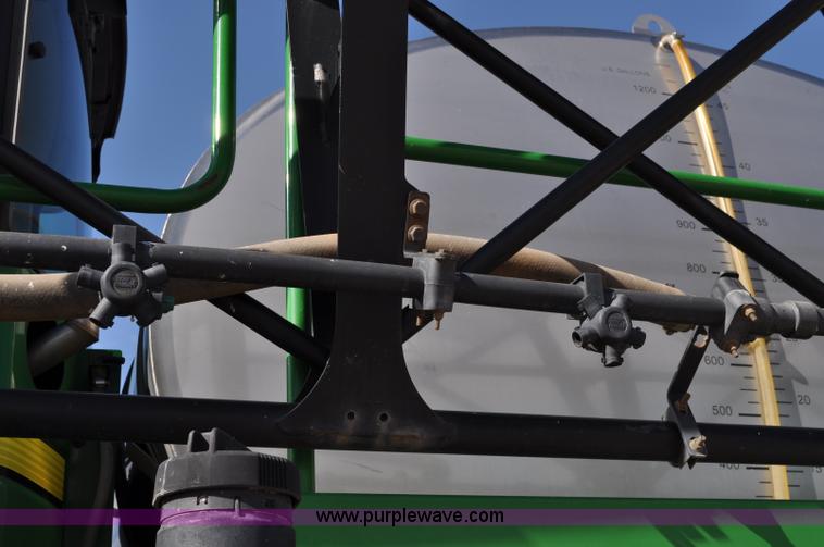 image for item A5895 2006 John Deere 4920 sprayer