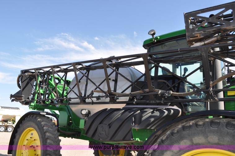 image for item A5895 2006 John Deere 4920 sprayer