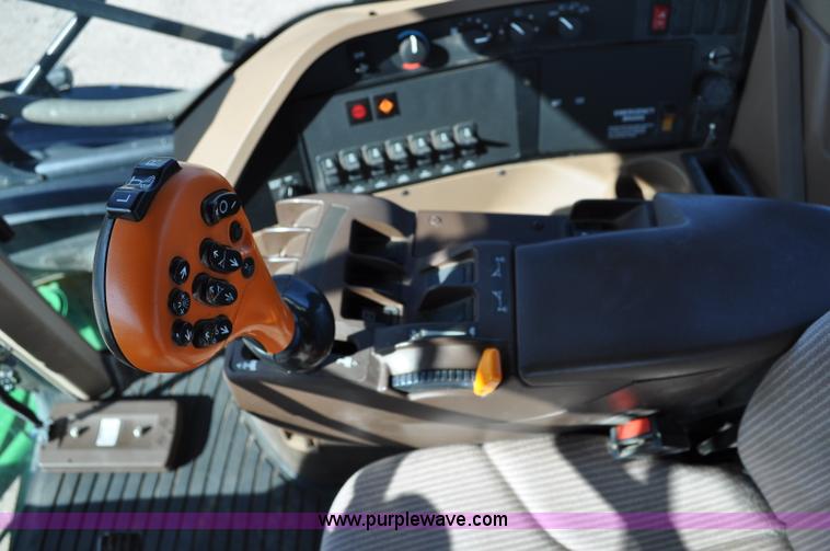 image for item A5895 2006 John Deere 4920 sprayer