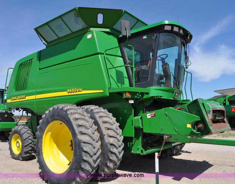 image for item A5896 2000 John Deere 9650 STS combine