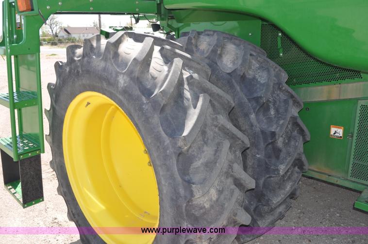 image for item A5896 2000 John Deere 9650 STS combine