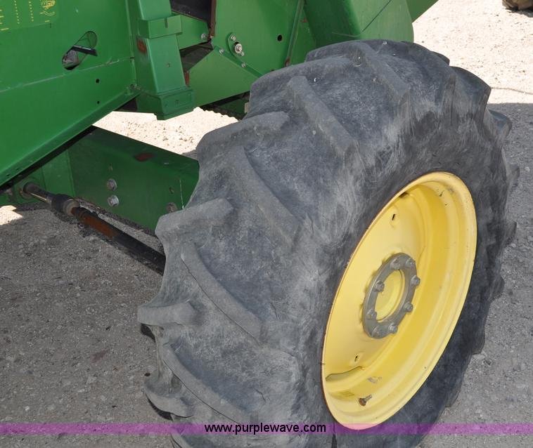 image for item A5896 2000 John Deere 9650 STS combine