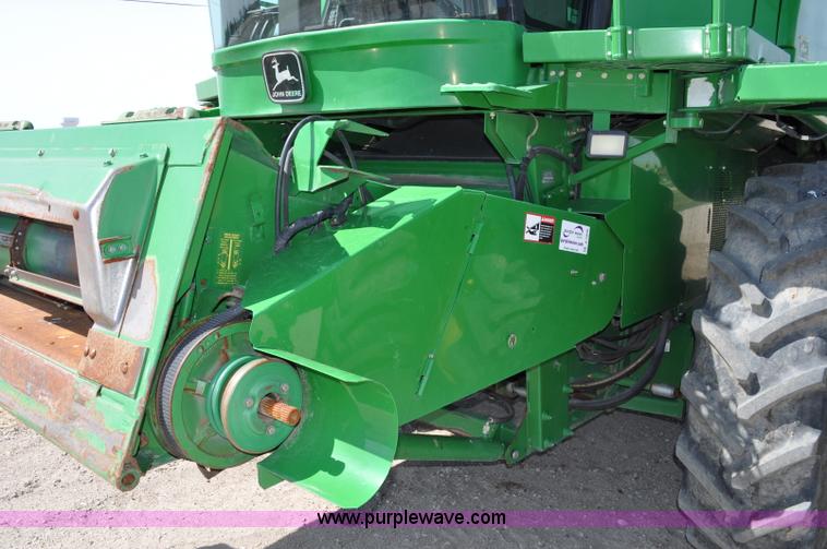 image for item A5896 2000 John Deere 9650 STS combine