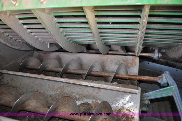 image for item A5896 2000 John Deere 9650 STS combine