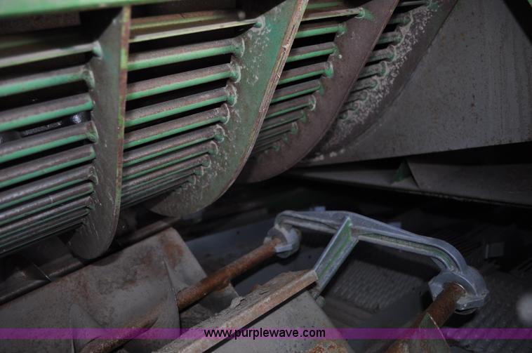 image for item A5896 2000 John Deere 9650 STS combine